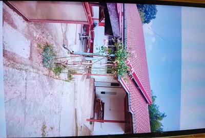 Casă cu 3 camere cu Teren 3500 Mp în Central - 8