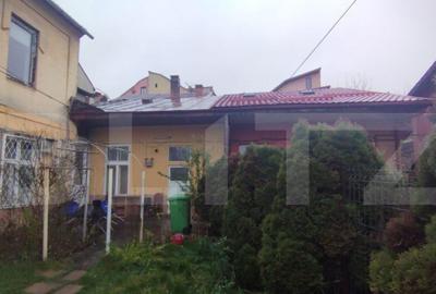 Casă cu 2 camere cu Canalizare în Central