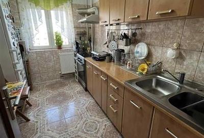 Metrou Unirii - 3 camere - decomandat - mobilat - 9