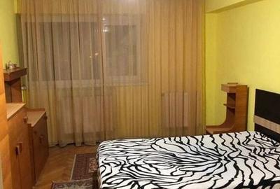 Apartament cu 3 camere în Letea Veche