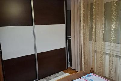 Vand apartament 3 camere Micro 3 - 5