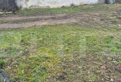 Teren de 560 mp, în 14 Mai - 1