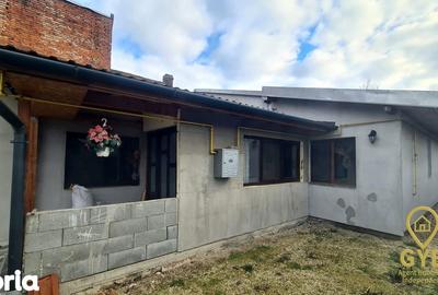 Casă cu 4 camere cu Canalizare în Orașul Nou - 5
