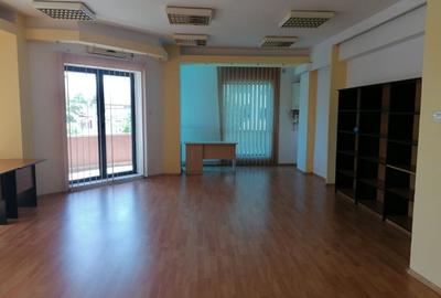 Bd. Mamaia, spatiu 70 mp., cladire de birouri - 2