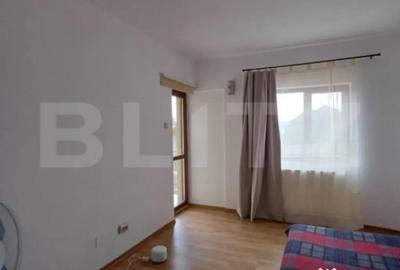 Casă cu 5 camere cu Teren 600 Mp în Central