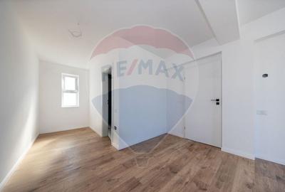 Casă cu 4 camere cu Teren 500 Mp în Sânpetru - 8