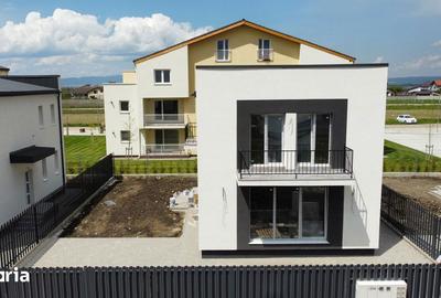 Casă cu 4 camere cu Teren 300 Mp în Sânpetru - 2