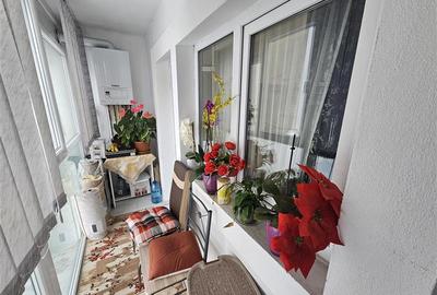 Apartament cu 3 camere semidecomandat în Micro IV - 11