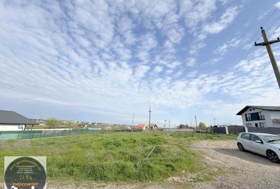 Teren de 1673 mp, în Vânători - 5