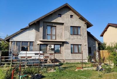 Vila Individuala, 5 Camere, Garaj si Terasa de 37 mp