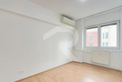 Apartament cu 3 camere decomandat în Lacul Tei - 5