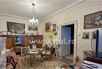 Casă cu 4 camere semidecomandat cu Teren 750 Mp în Central - 1