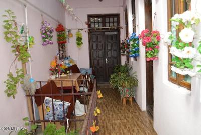 Casă individuală cu 5 camere cu Canalizare în Ultracentral - 12