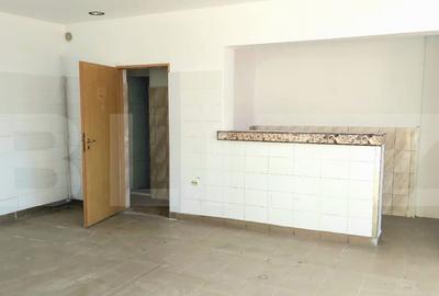 Spațiu comercial, de 110 mp, în Central - 7