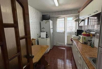 Apartament cu 3 camere decomandat în Micro 18 - 2