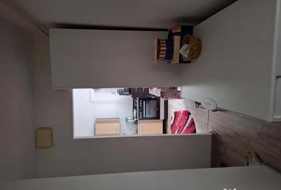 Apartament cu 4 camere decomandat în Exterior Vest