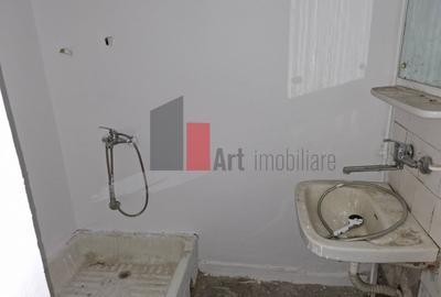 Apartament cu 4 camere decomandat în Central - 4