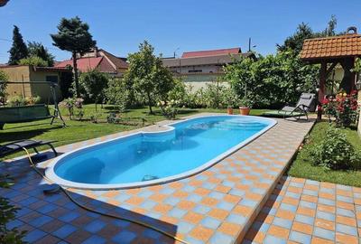 Villa, situata semicentral, spre vanzare, cu piscina si garaj Villa, situata semicentral, spre vanzare, cu piscina si garaj - 2