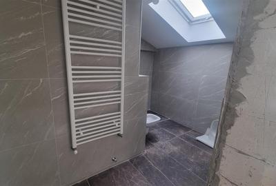 Penthouse de 3 camere zona Tractorul - 11