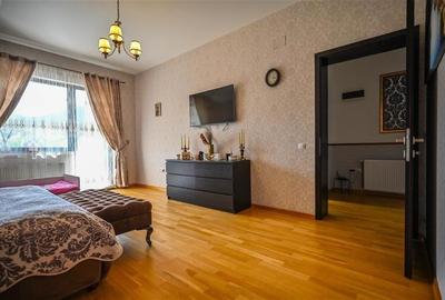 Resedinta distincta, mobilata cu rafinament, pe 1.000 mp teren, Central, Sacele, - 47