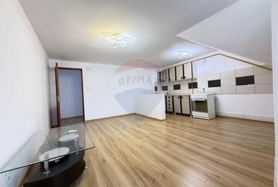 Apartament cu 3 camere de vanzare - Gura Humorului - 2