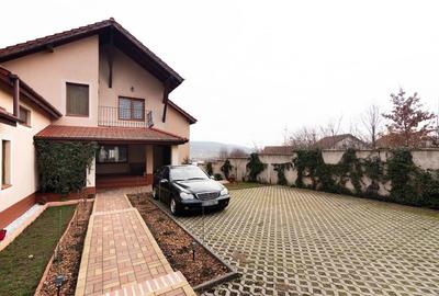 Vila formata din 4 apartamente in Cordau, zona President. - 4