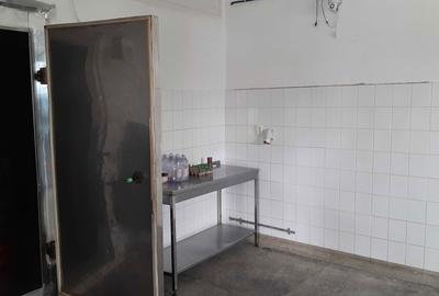 Spațiu comercial, de 200 mp, în Central - 1