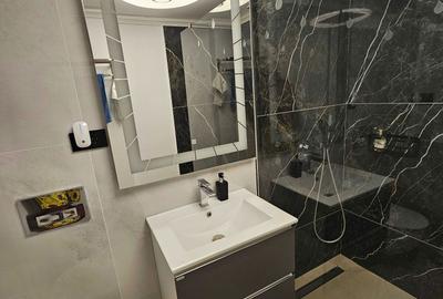 Apartament cu 3 camere decomandat în Central - 1