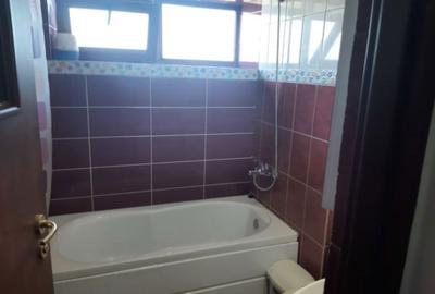 Apartament cu 3 camere decomandat în Lacu - 4