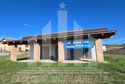 Casă individuală cu 4 camere cu Canalizare în Ciugud - 1