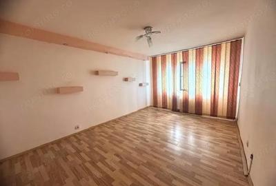 Apartament cu 3 camere decomandat în Central - 1