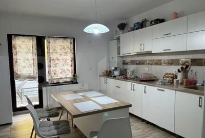 Casă cu 4 camere cu Teren 350 Mp în Central