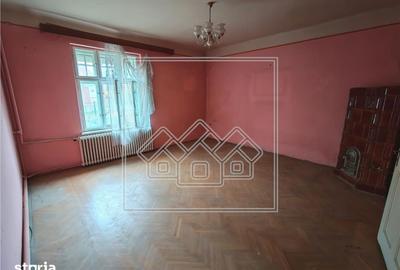 Casă cu 4 camere cu Canalizare în Trei Stejari - 6
