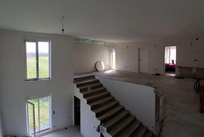 Casă individuală cu 8 camere cu Canalizare în Nord-Vest - 8