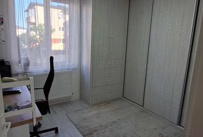 Apartament cu 4 camere decomandat în Ampoi 3 - 8