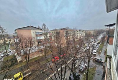 Apartament cu 3 camere decomandat în Micro 17 - 1