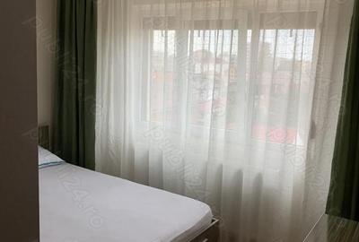 Apartament cu 3 camere decomandat în Central - 2