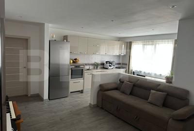 Apartament cu 3 camere semidecomandat, mobilat în Florești