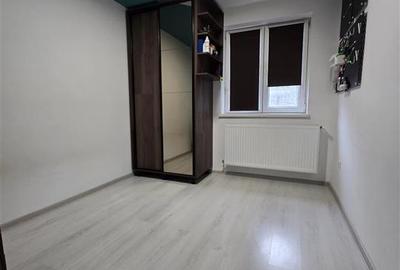 Apartament cu 3 camere semidecomandat în Podu Roș - 6