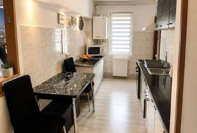 Apartament cu 3 camere decomandat în Central - 2