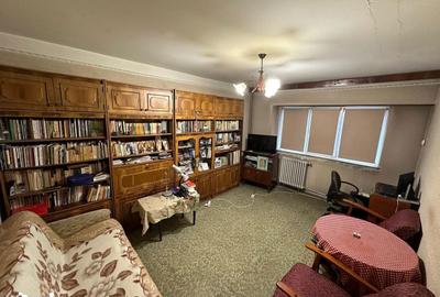 Apartament cu 3 camere decomandat în Independenței - 1