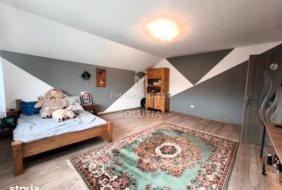 Casă cu 5 camere cu Teren 459 Mp în Recea