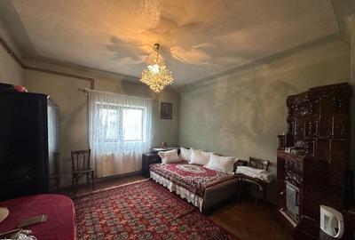 Casă cu 4 camere cu Teren 1266 Mp în Strejnicu - 1