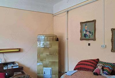 Casa de vanzare cu 2 camere , langa Liceul Economic , 110.000 euro neg - 2
