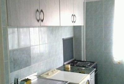 Apartament cu 2 camere semidecomandat, mobilat în Polonă - 3
