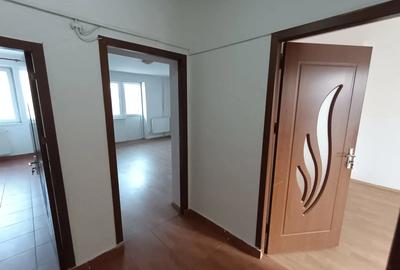 Vanzare apartament cu 2 camere - 3