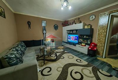Apartament cu 2 camere semidecomandat, mobilat în Central