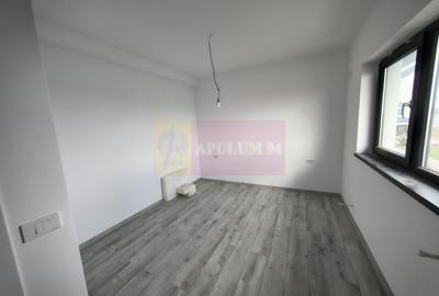 Casă individuală cu 4 camere cu Canalizare în Est - 57