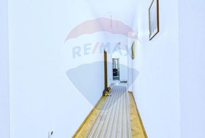 Casa 15 camere de vanzare zona Universitate + spatiu comercial parter - 13