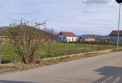 Teren de 14.5 mp, în Central - 3